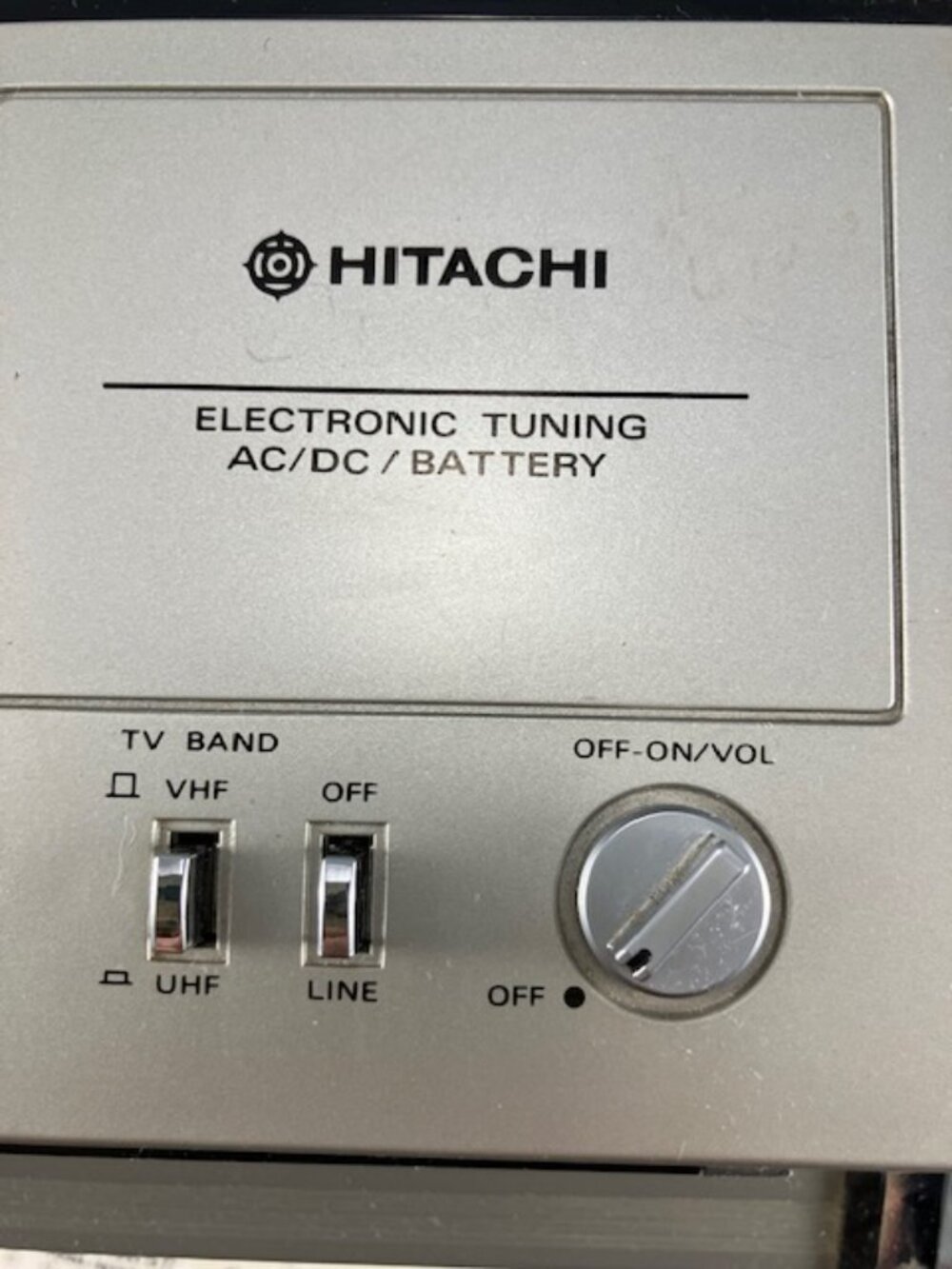 Vintage Hitachi TP 120 K 2200 Portable Analog B & W VHF UHF 5" TV 1981 - Picture 3 of 9